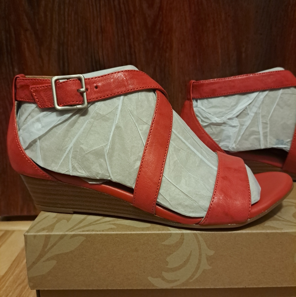 Sofft Wedge Red Sandals